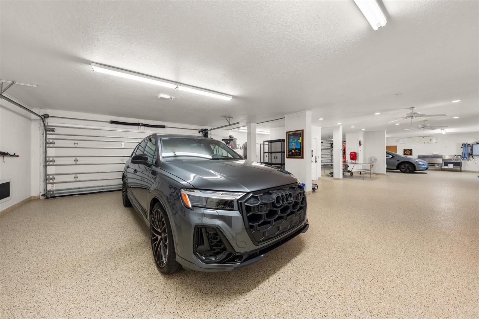 226 POINCIANA LN
