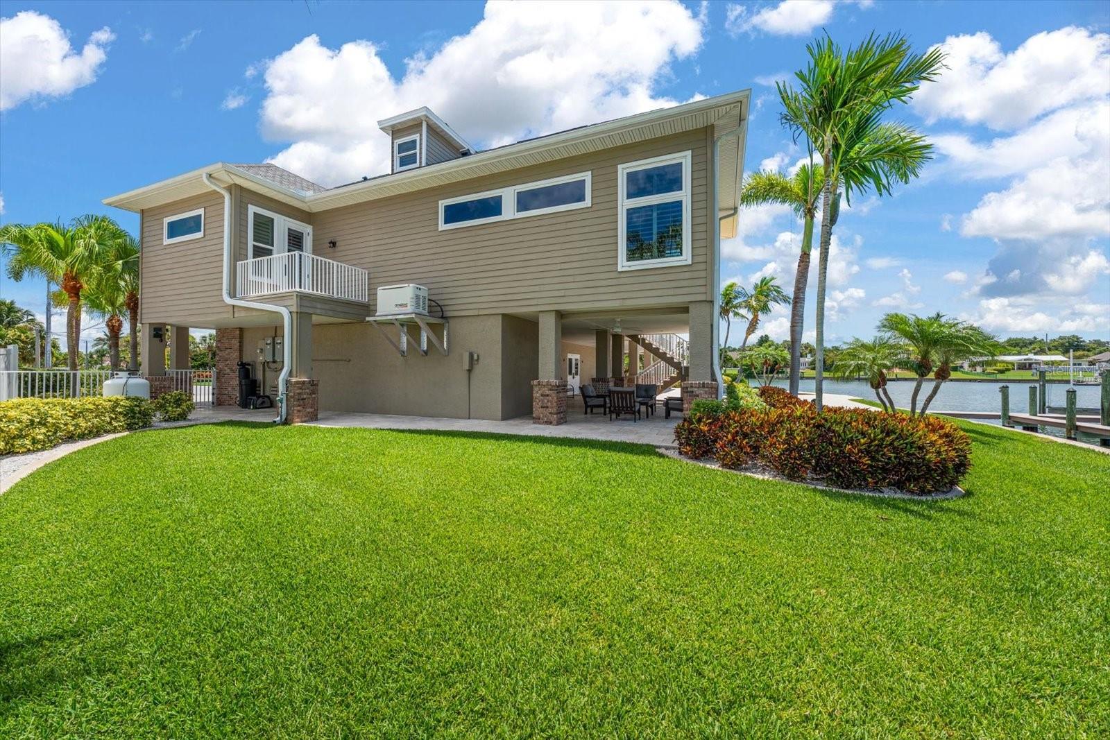 226 POINCIANA LN