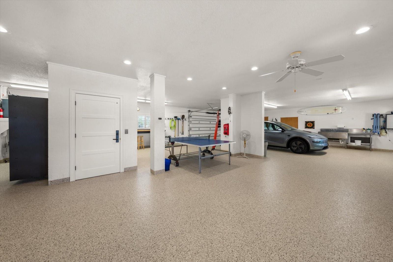 226 POINCIANA LN