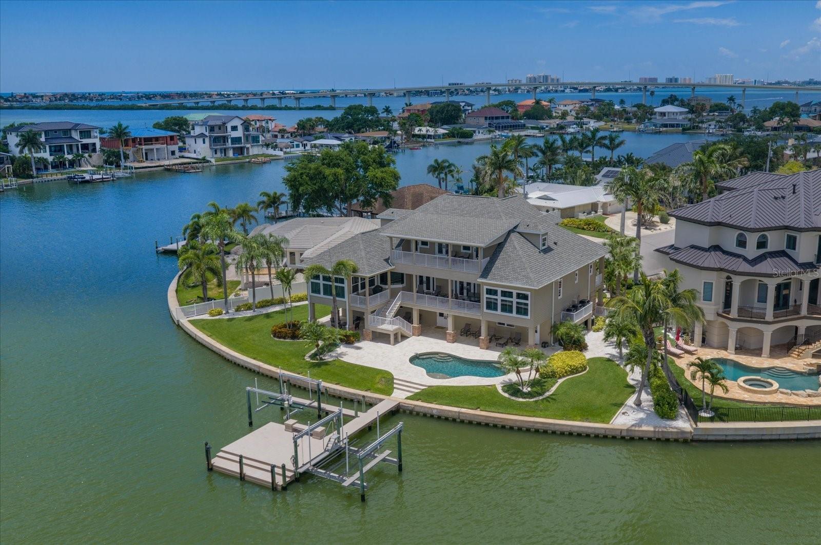 226 POINCIANA LN