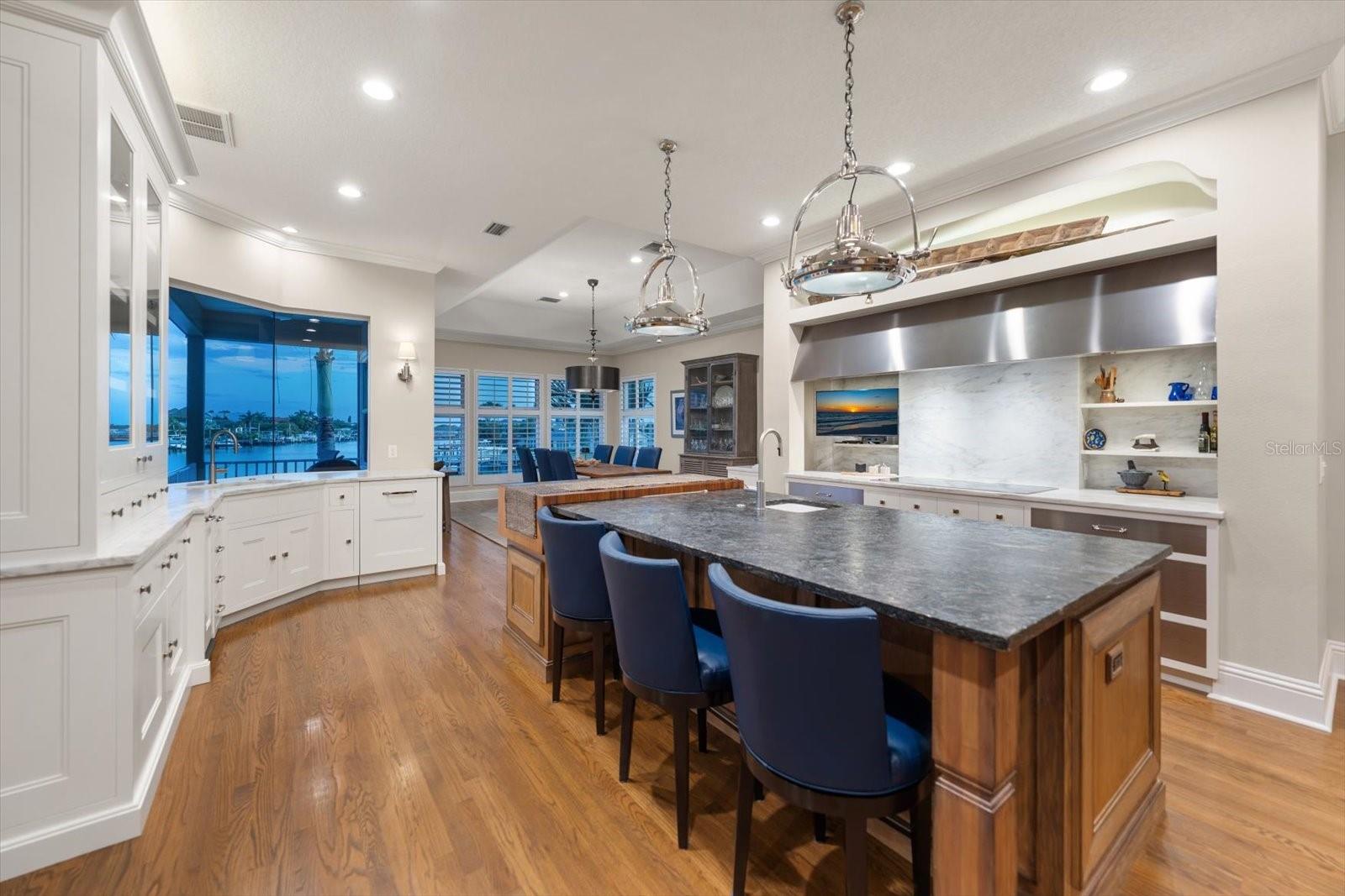 226 POINCIANA LN