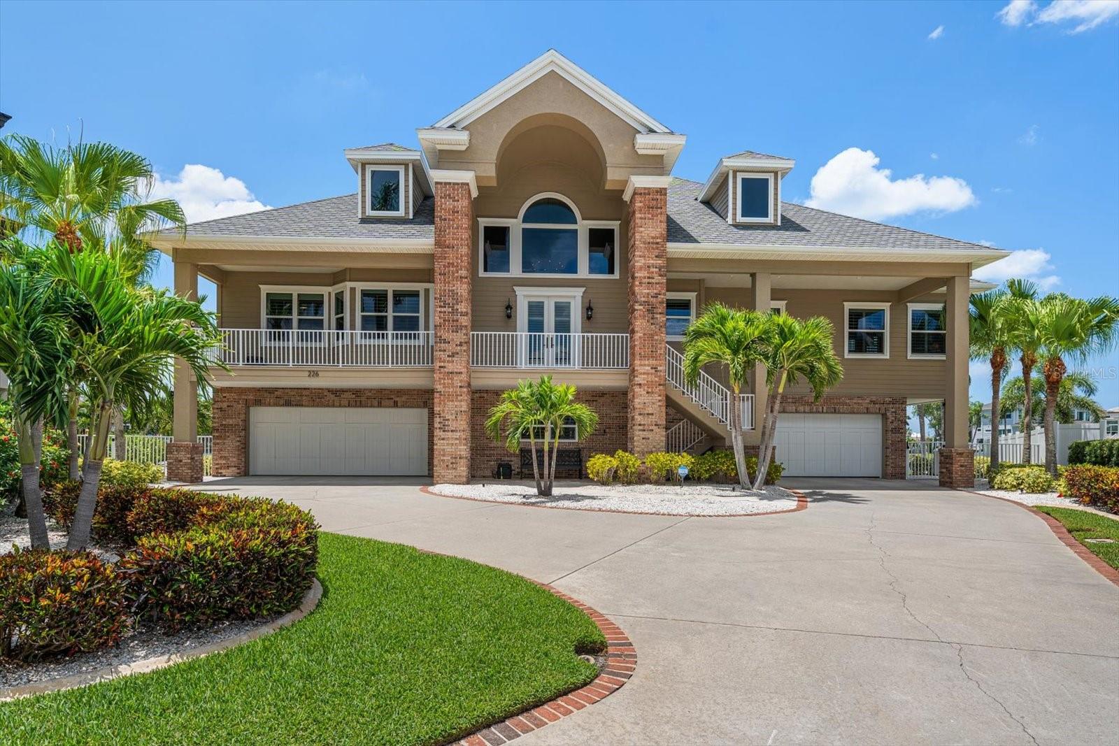 226 POINCIANA LN
