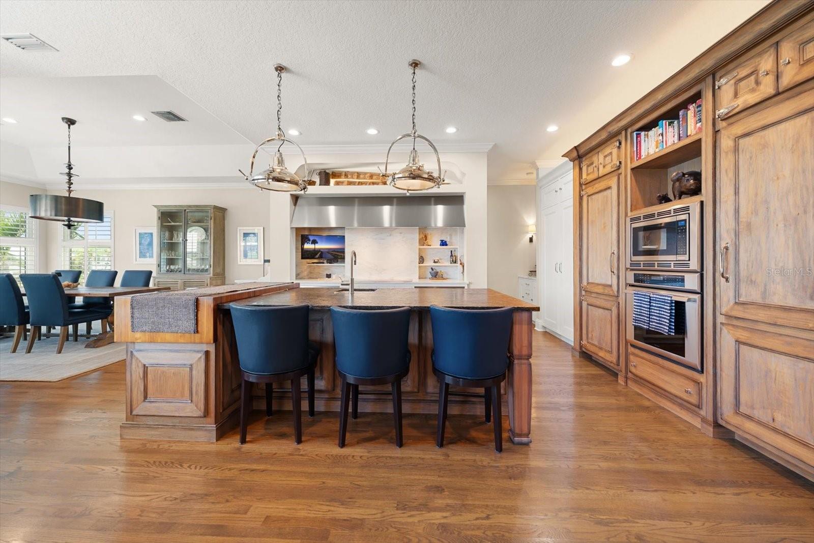 226 POINCIANA LN
