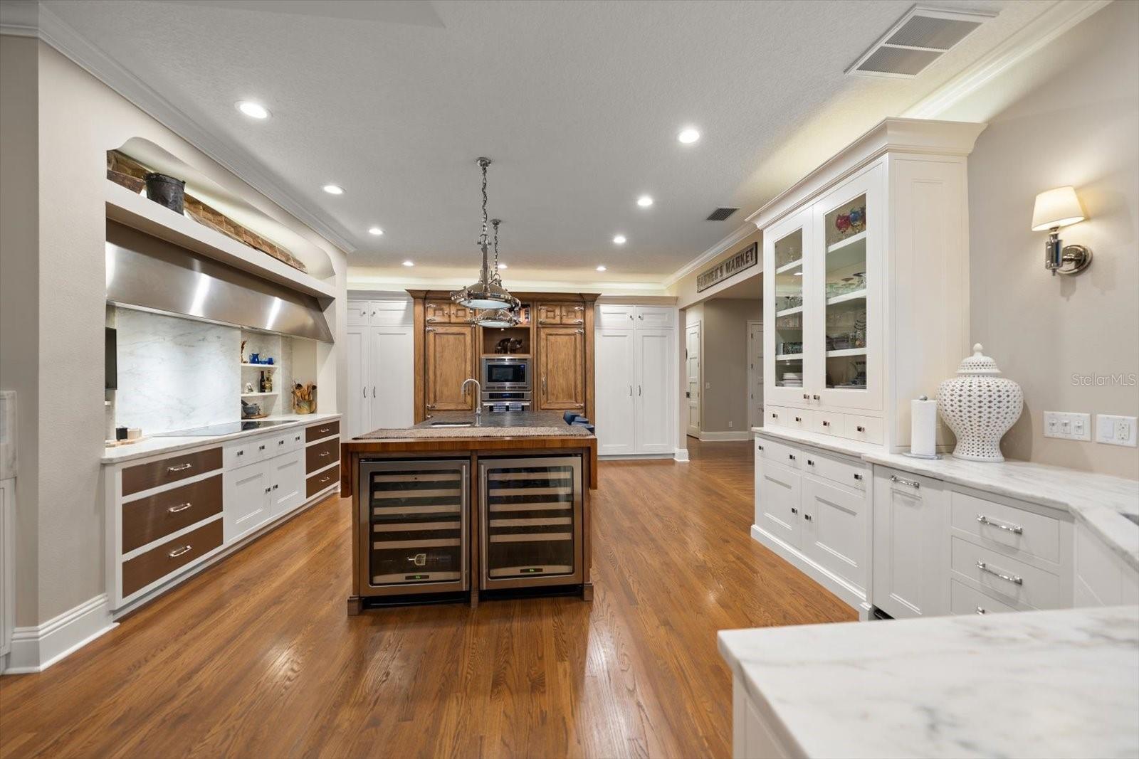 226 POINCIANA LN