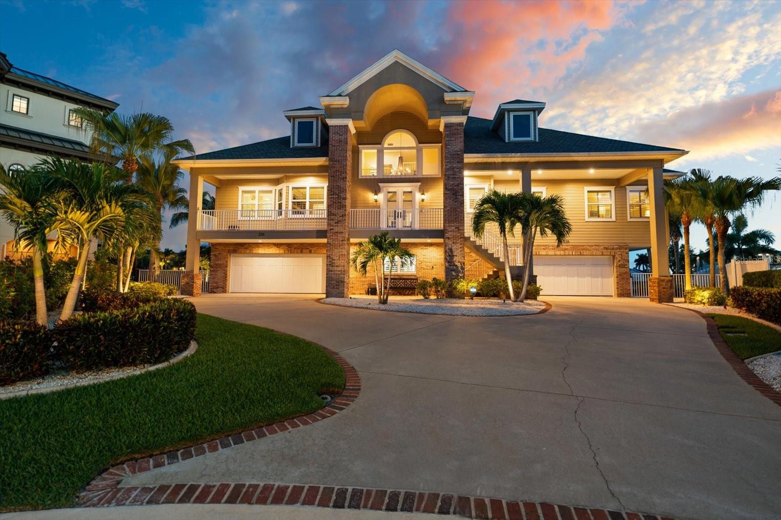 226 POINCIANA LN