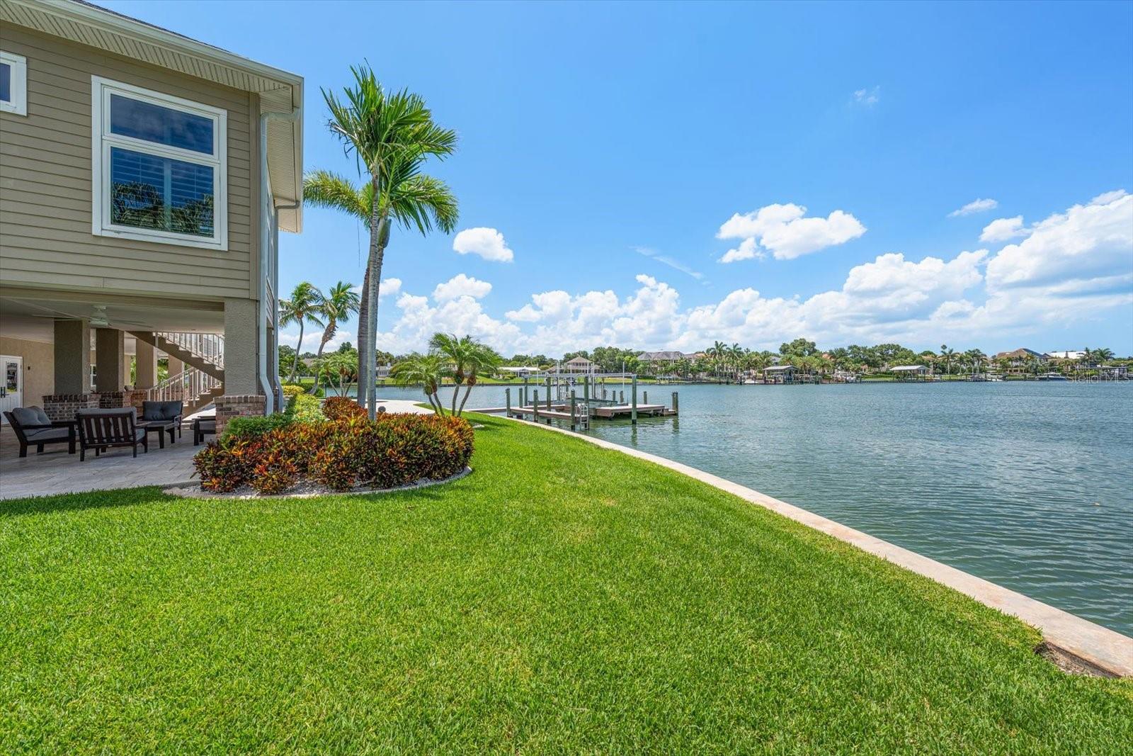 226 POINCIANA LN