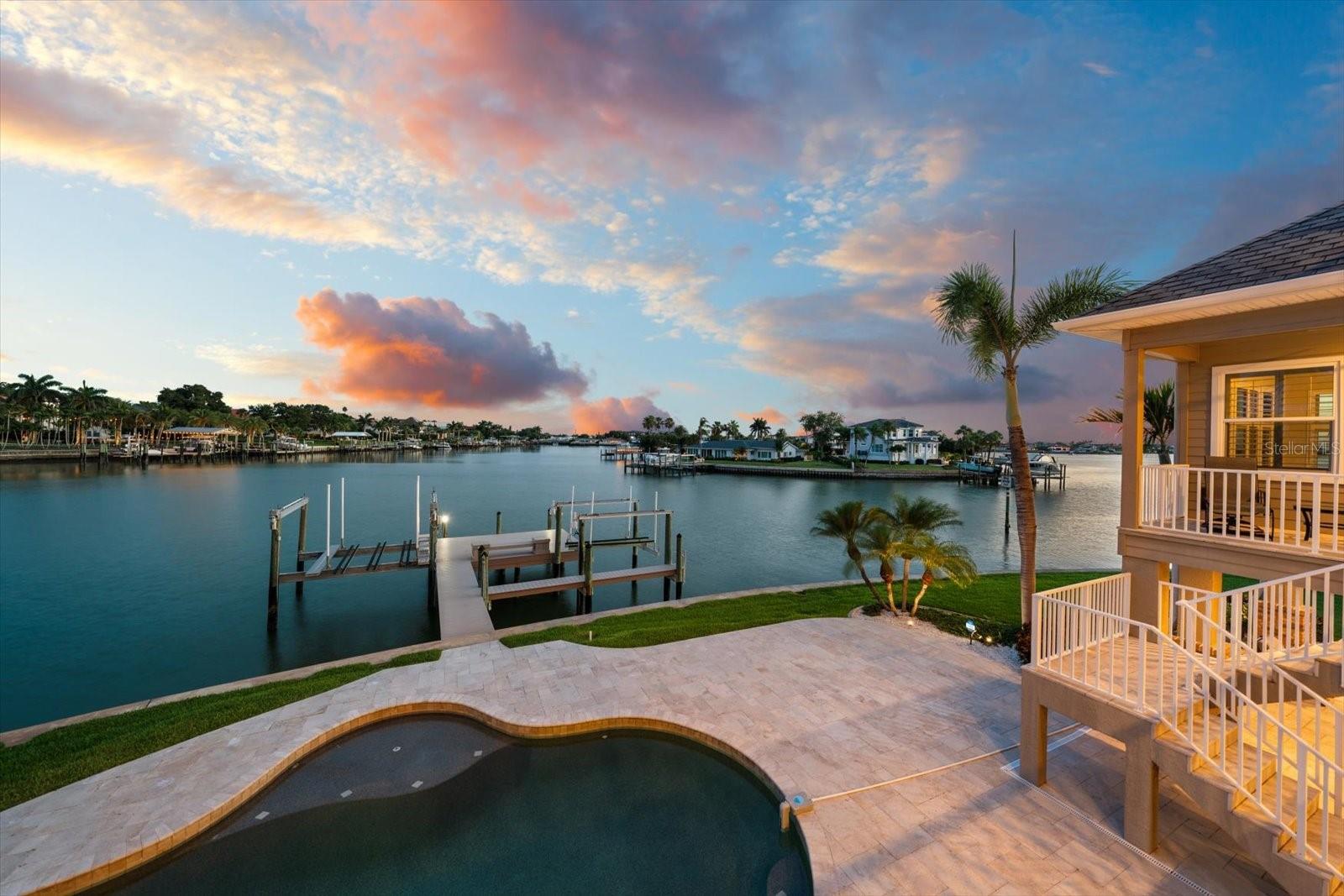 226 POINCIANA LN