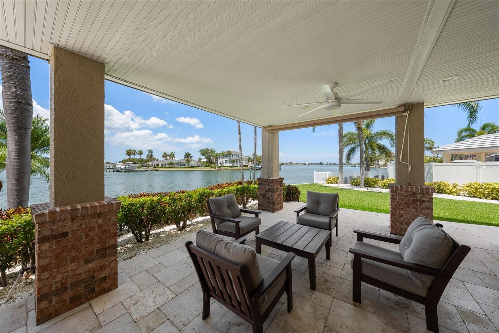 226 POINCIANA LN