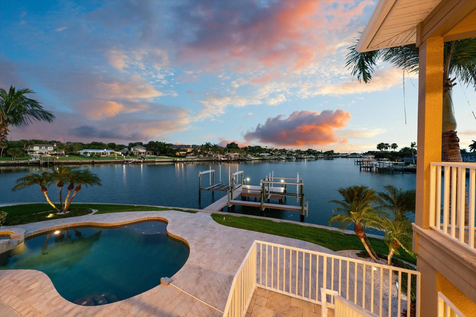 226 POINCIANA LN