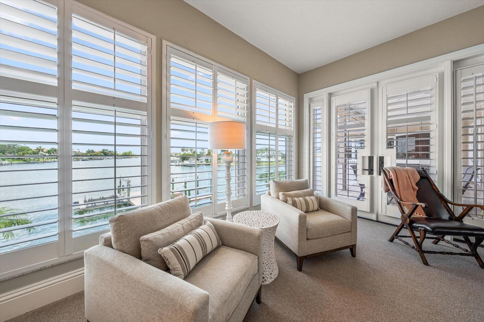 226 POINCIANA LN
