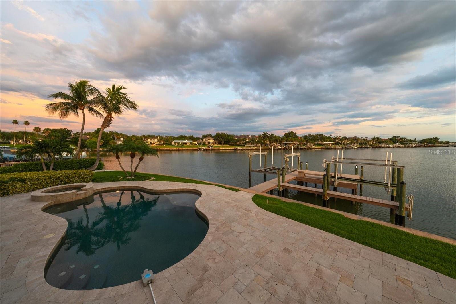 226 POINCIANA LN