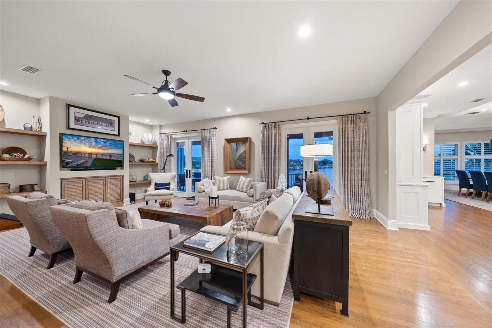 226 POINCIANA LN