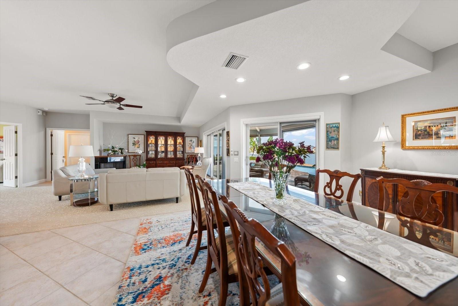 2218 DONATO DR