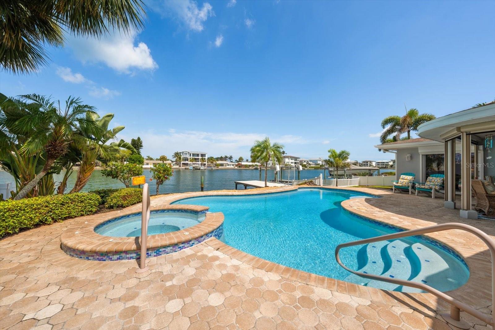 2218 DONATO DR