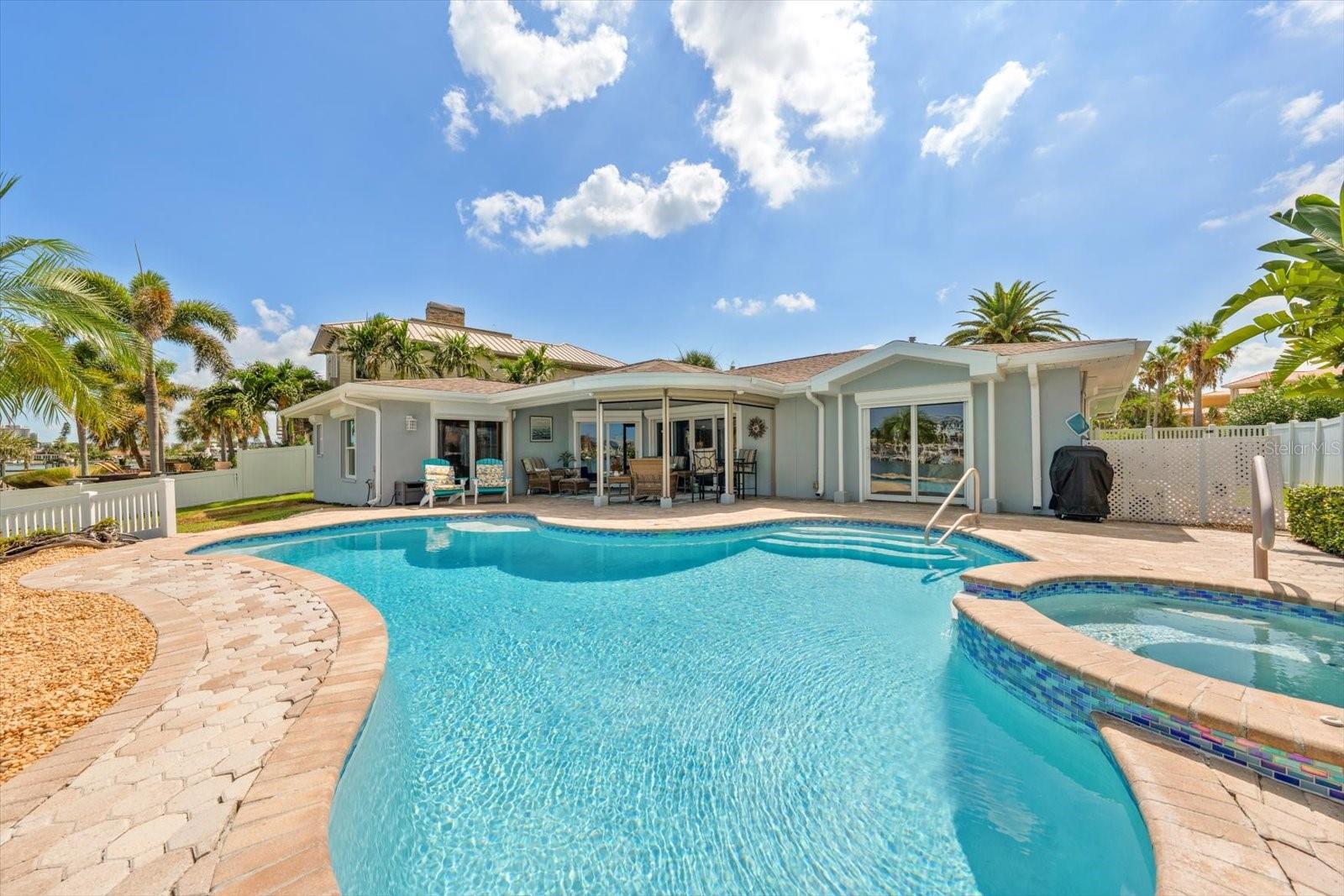 2218 DONATO DR