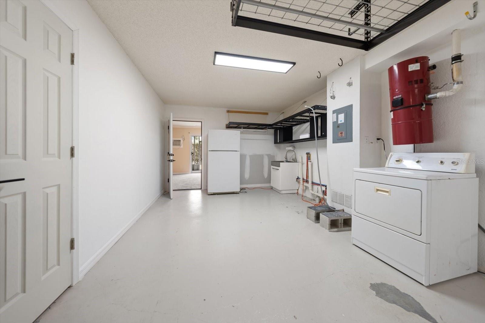 901 HARBOUR HOUSE DR