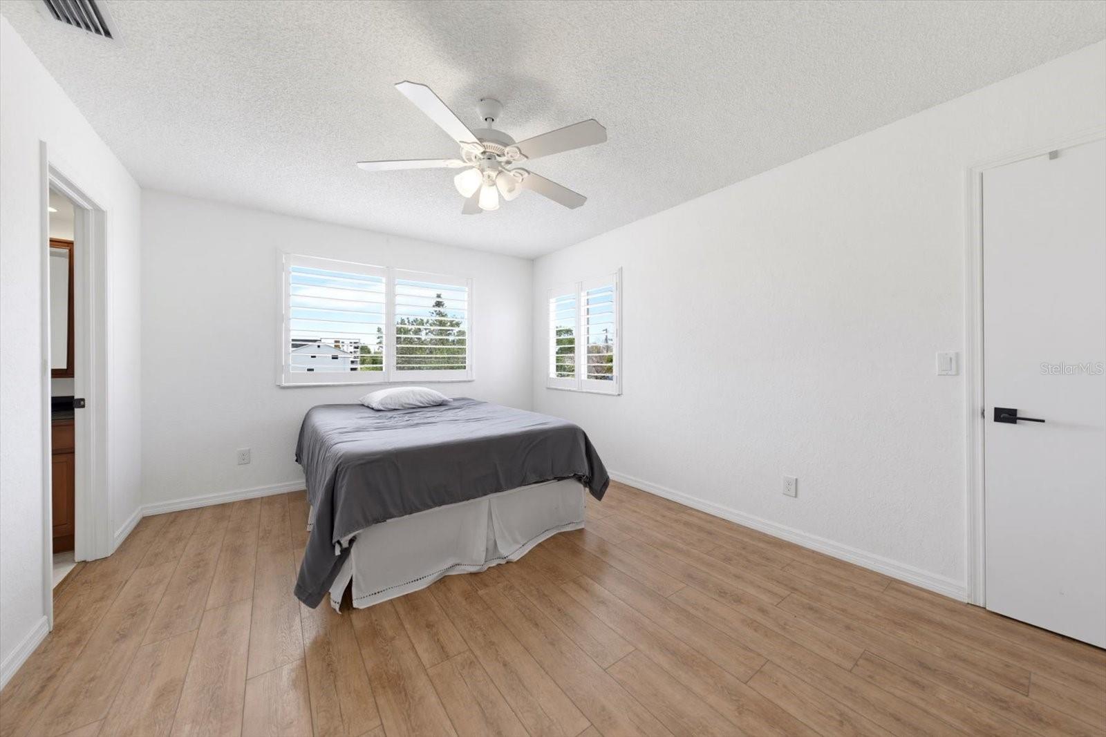 901 HARBOUR HOUSE DR