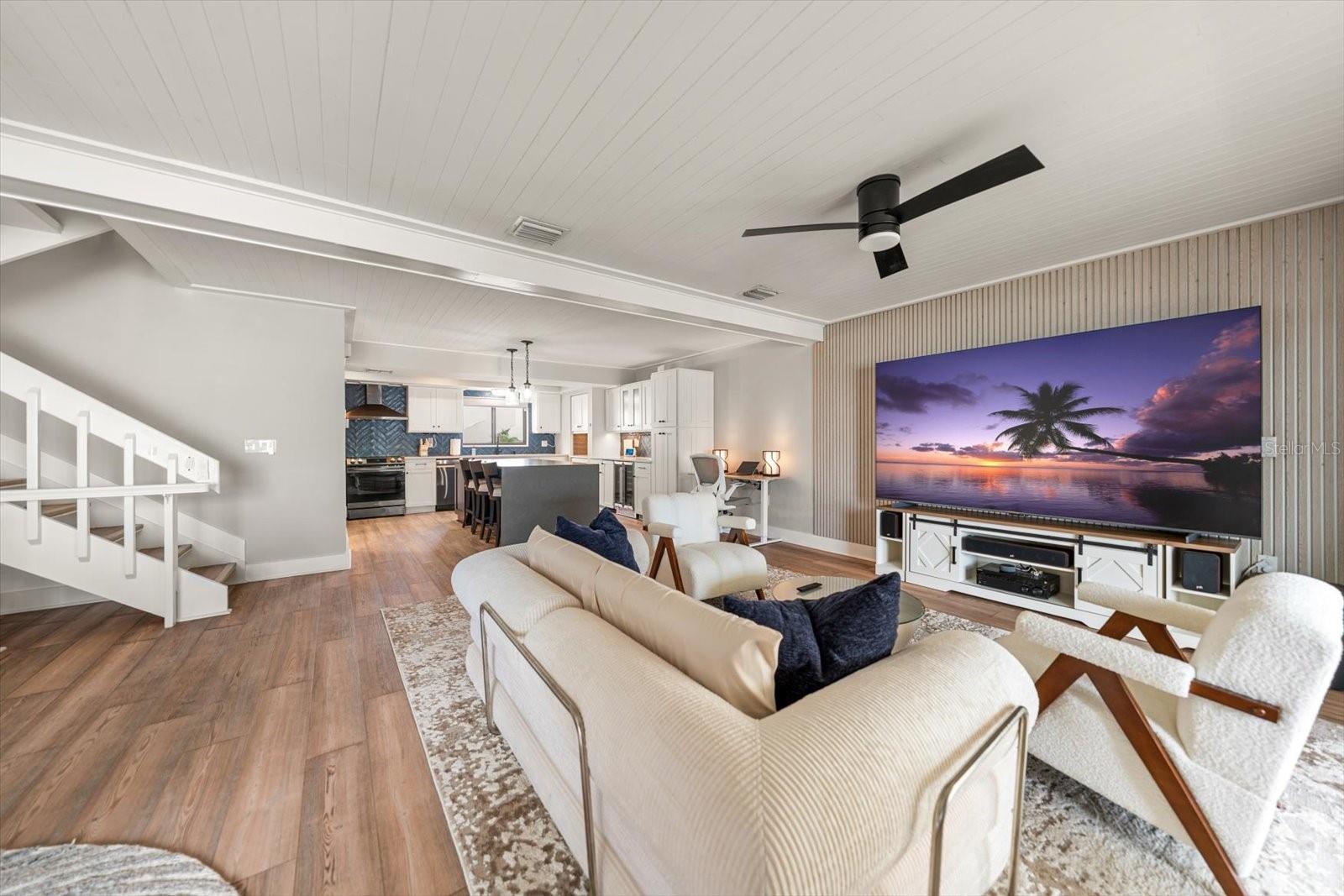 240 WINDWARD PSGE #401
