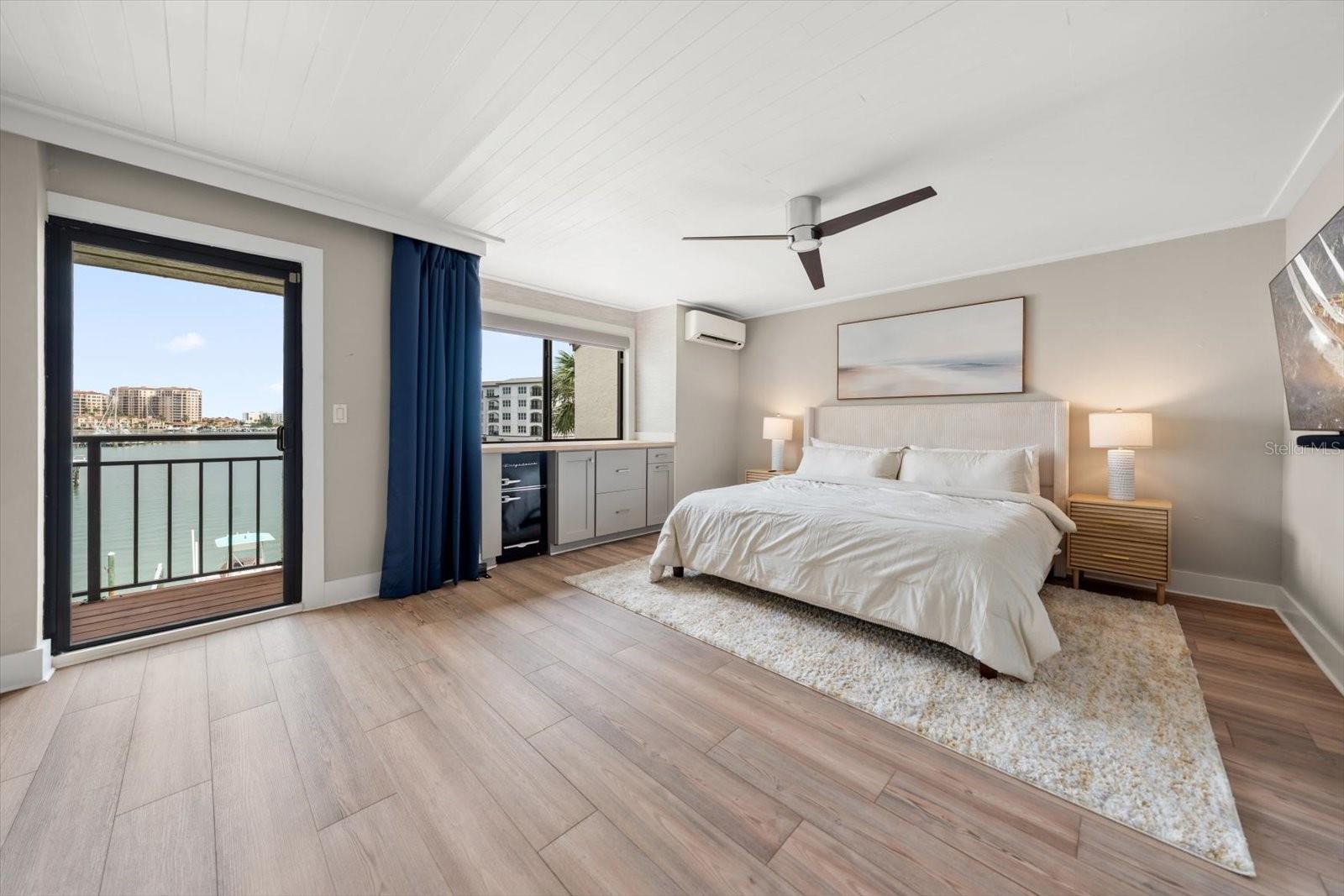 240 WINDWARD PSGE #401