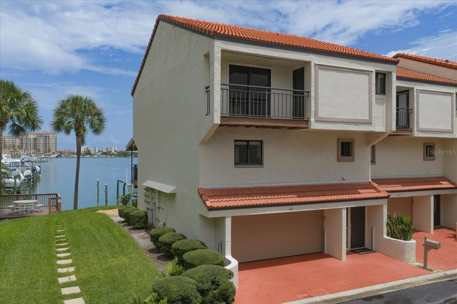 240 WINDWARD PSGE #401