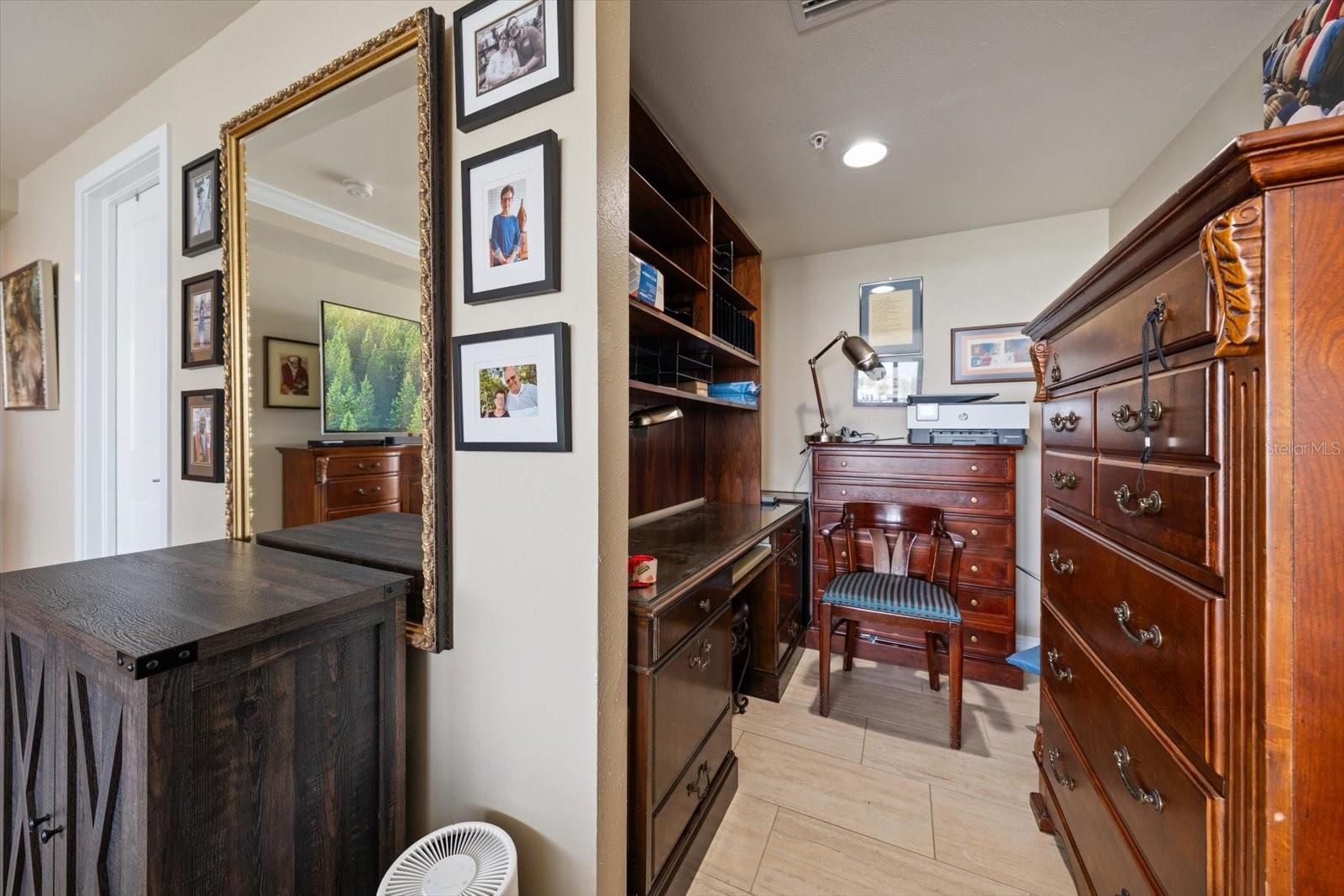 223 ISLAND WAY #2E