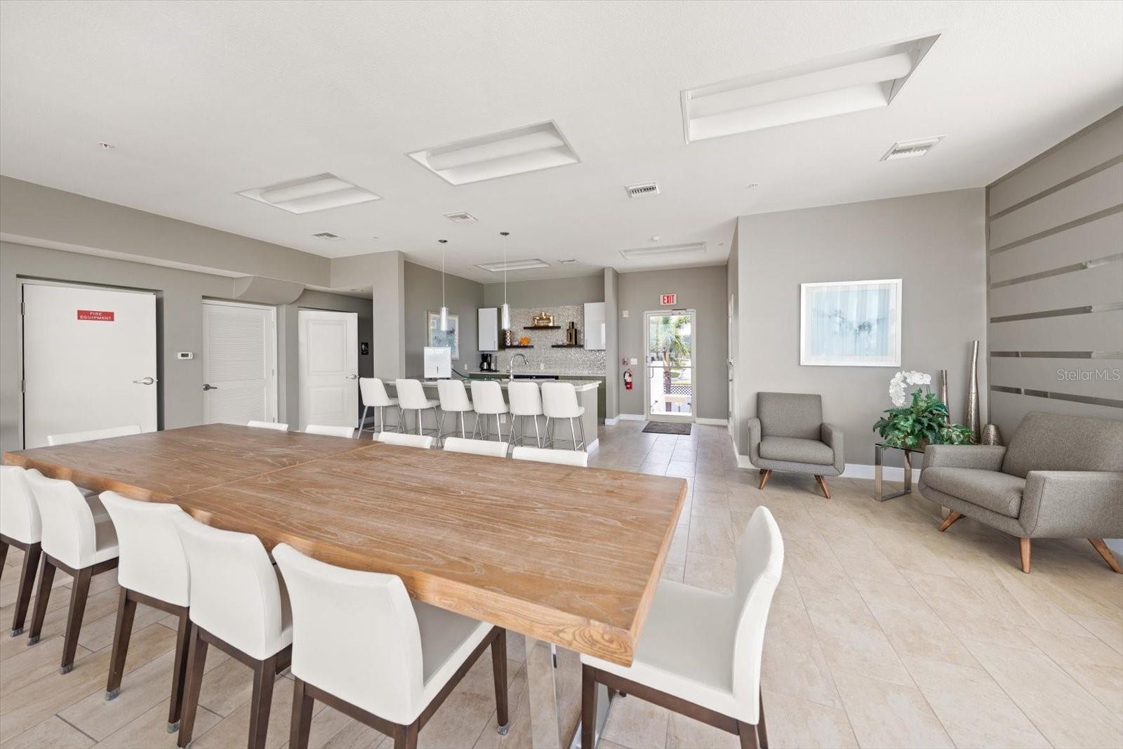 223 ISLAND WAY #2E
