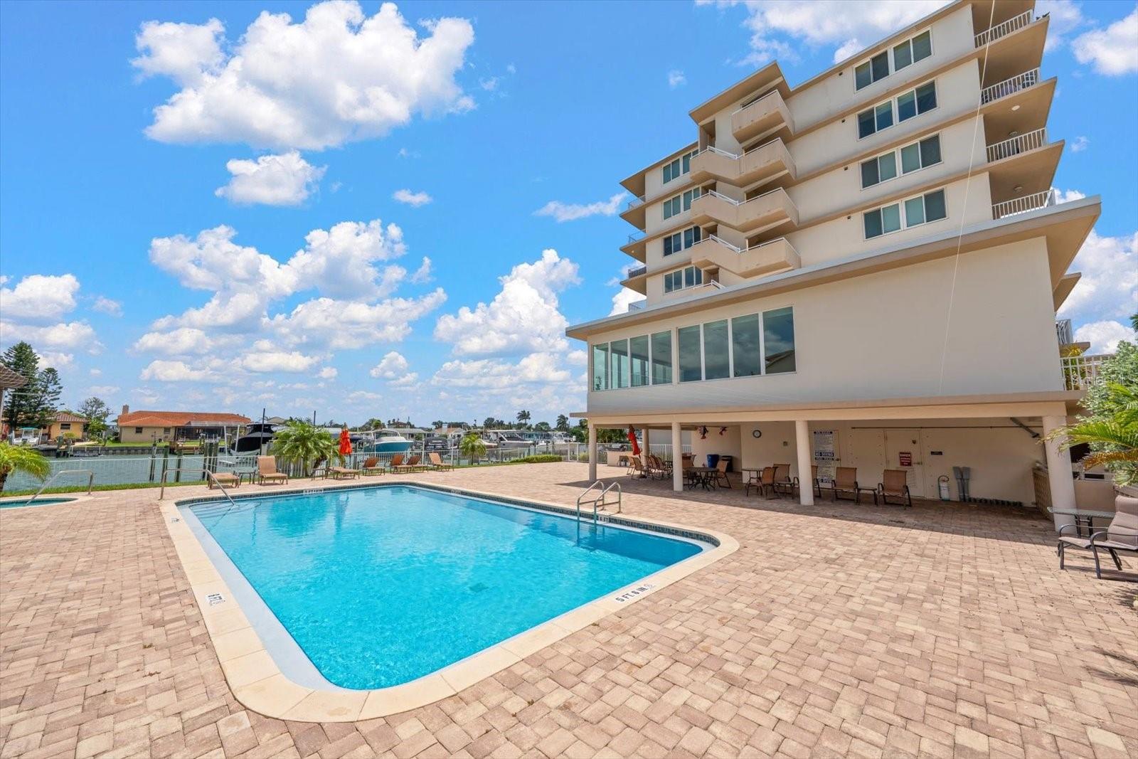 223 ISLAND WAY #2E