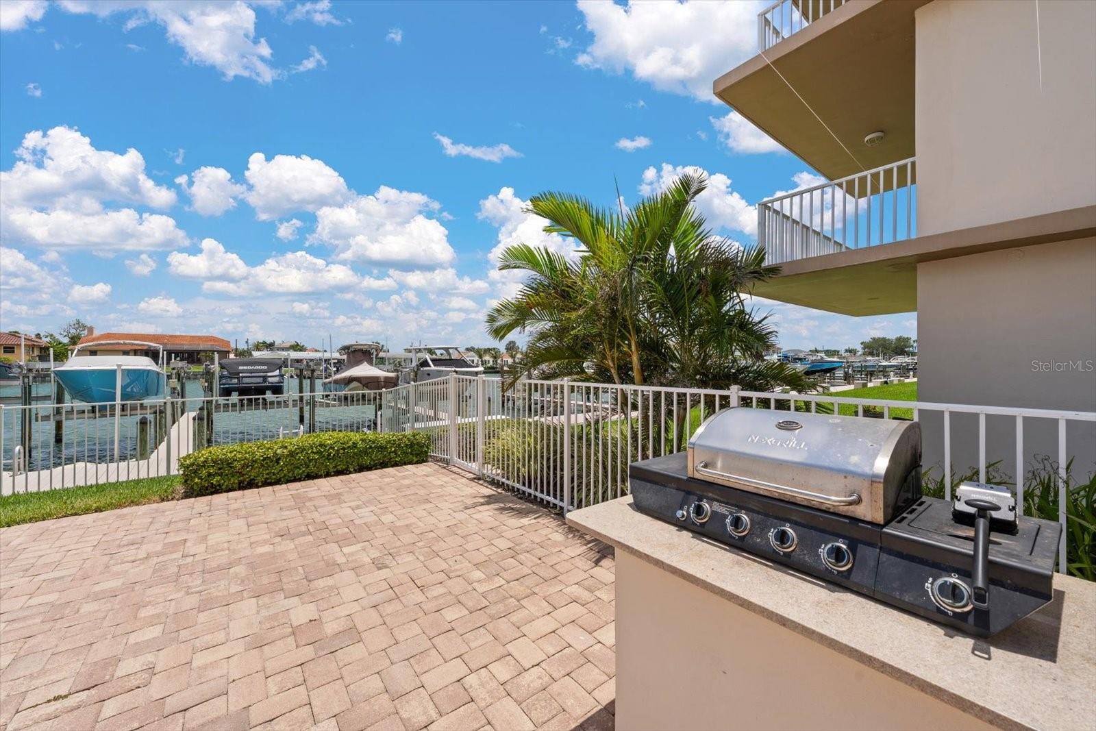 223 ISLAND WAY #2E