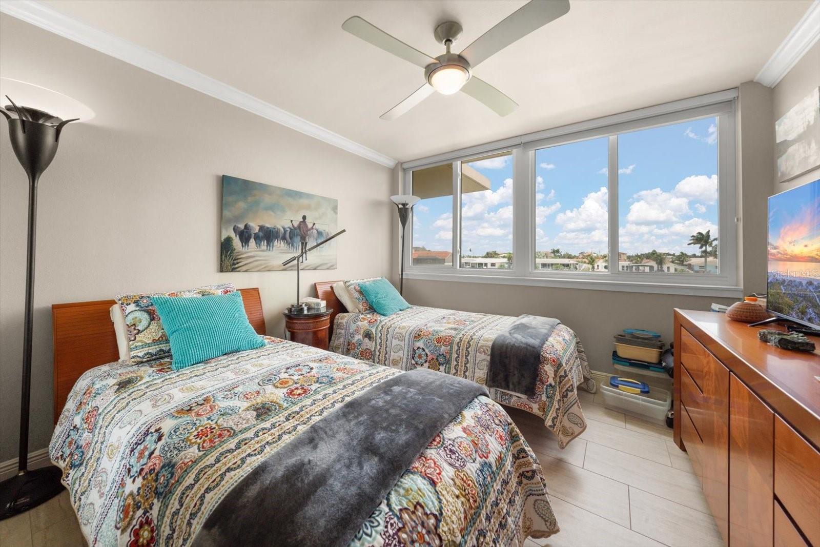 223 ISLAND WAY #2E