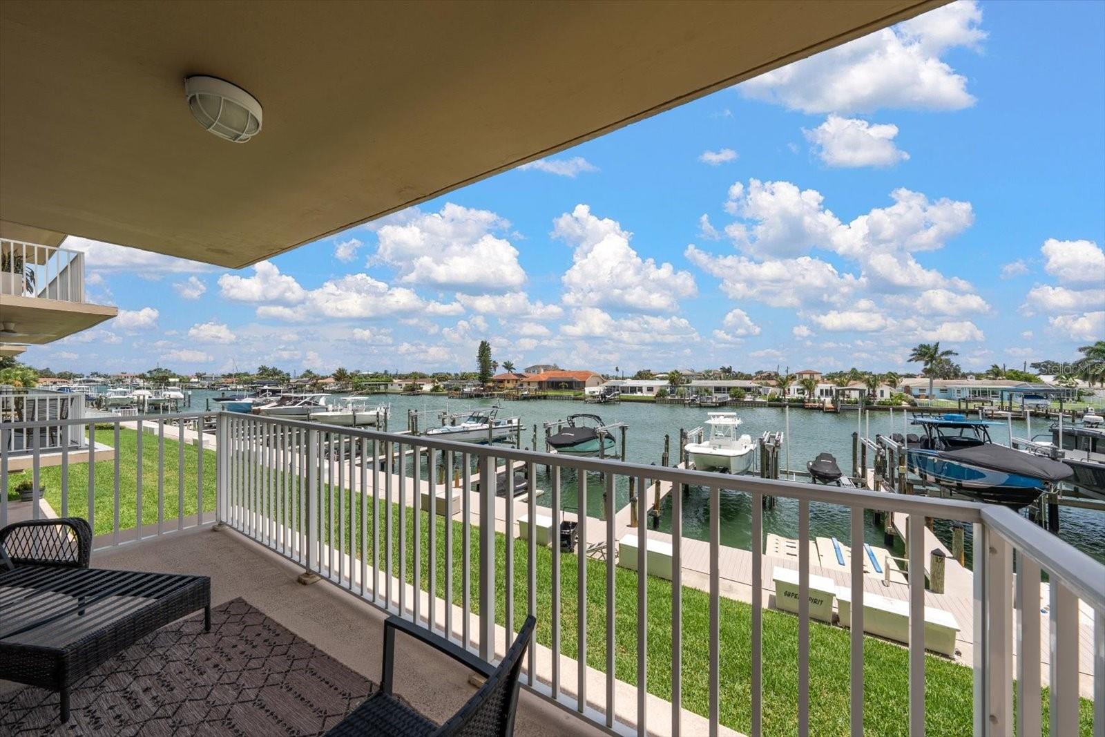223 ISLAND WAY #2E