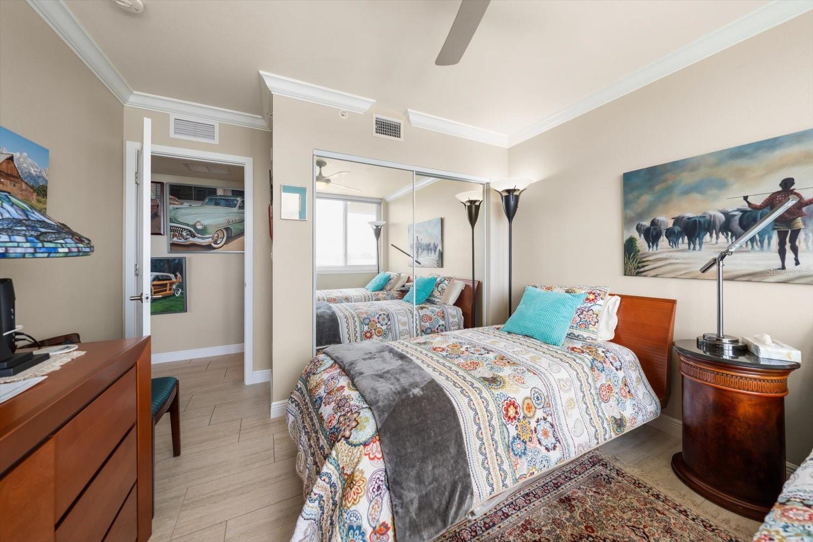 223 ISLAND WAY #2E