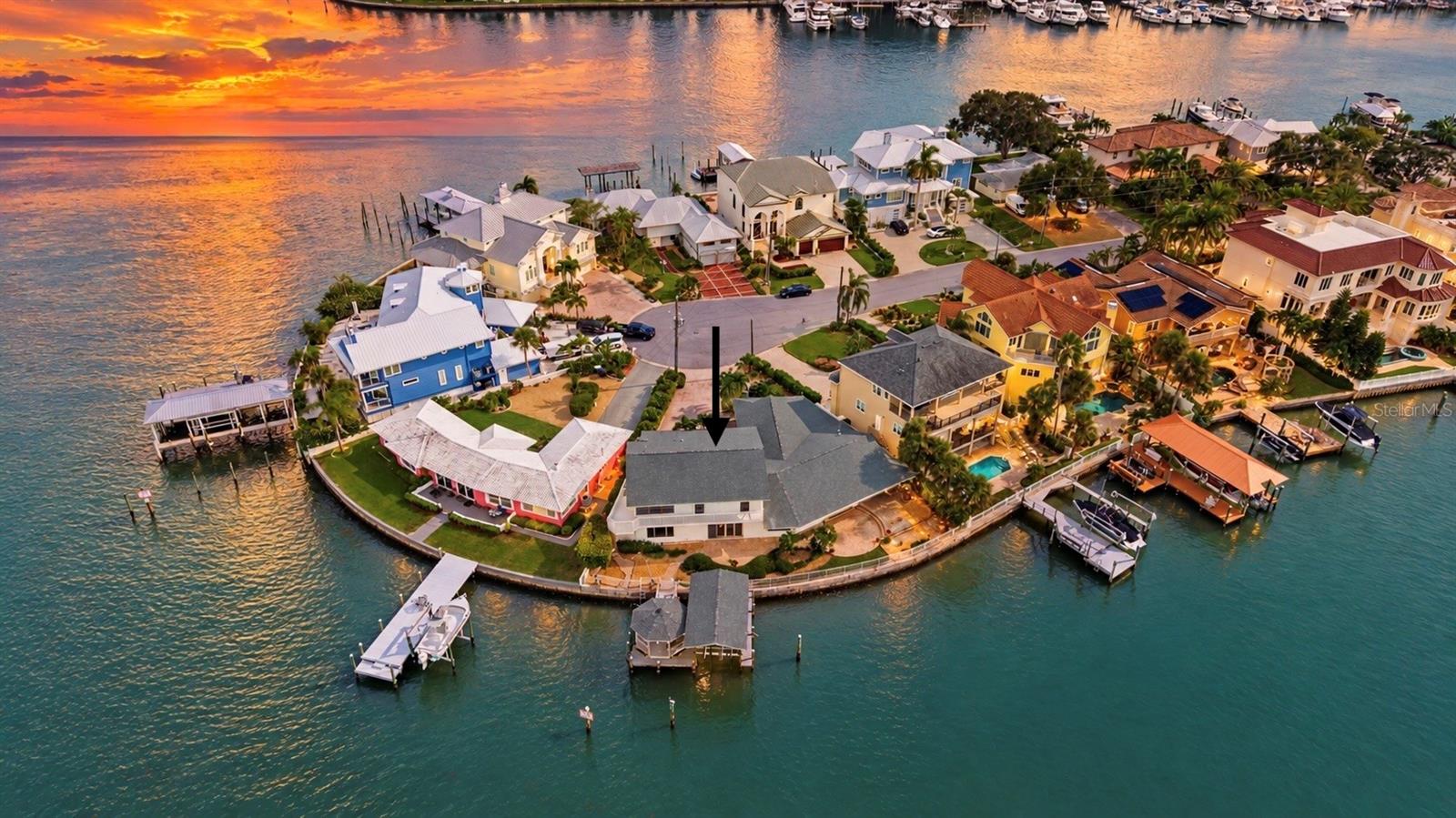 290 BAYSIDE DR