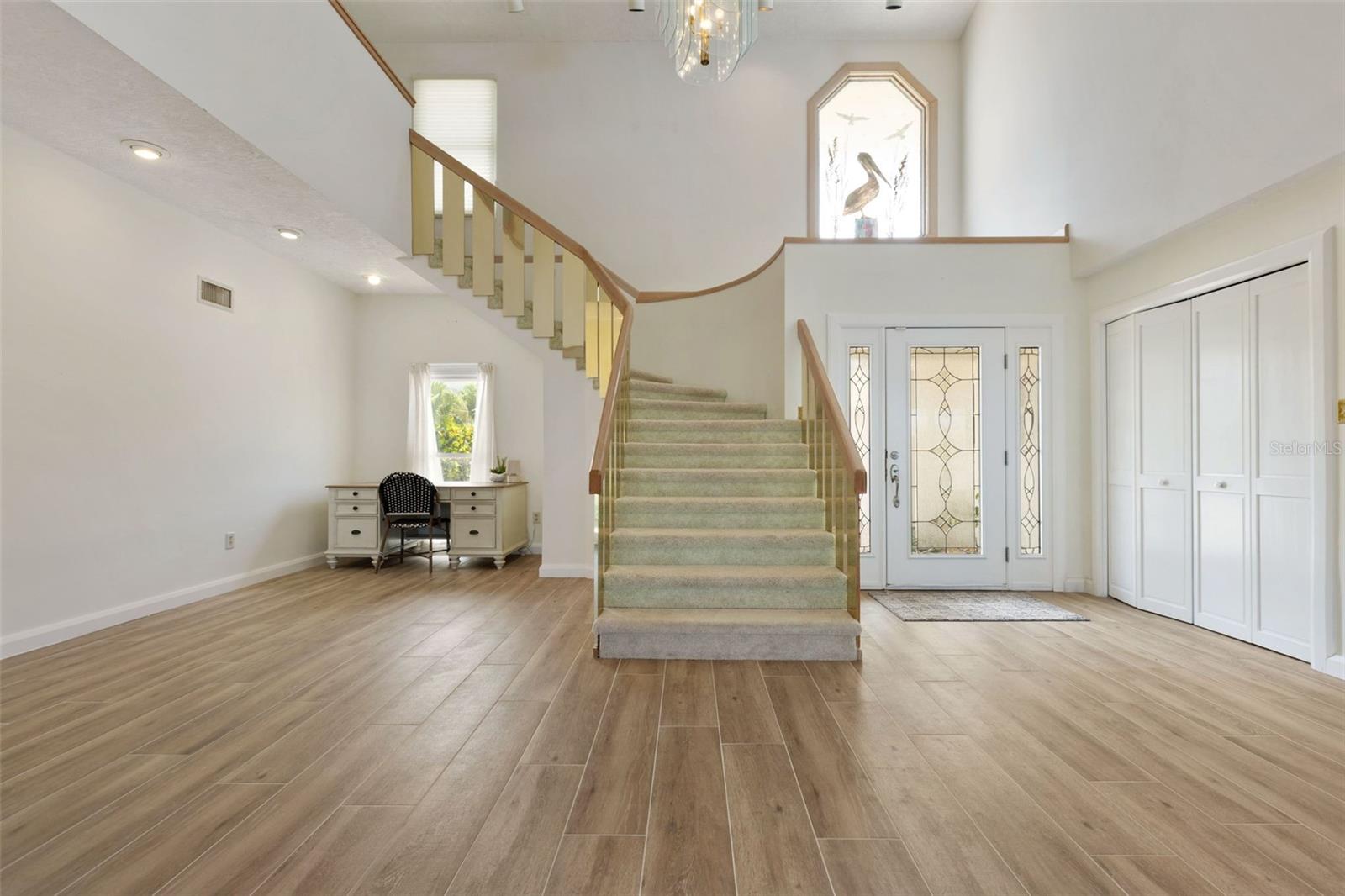 290 BAYSIDE DR