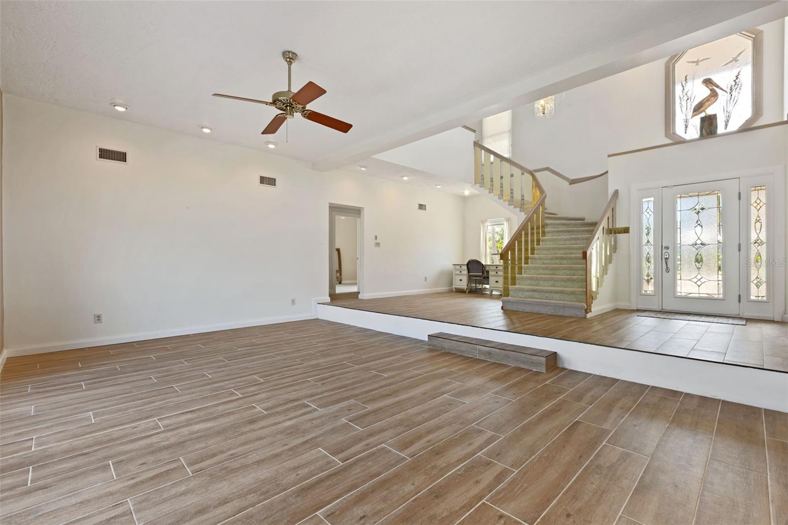 290 BAYSIDE DR