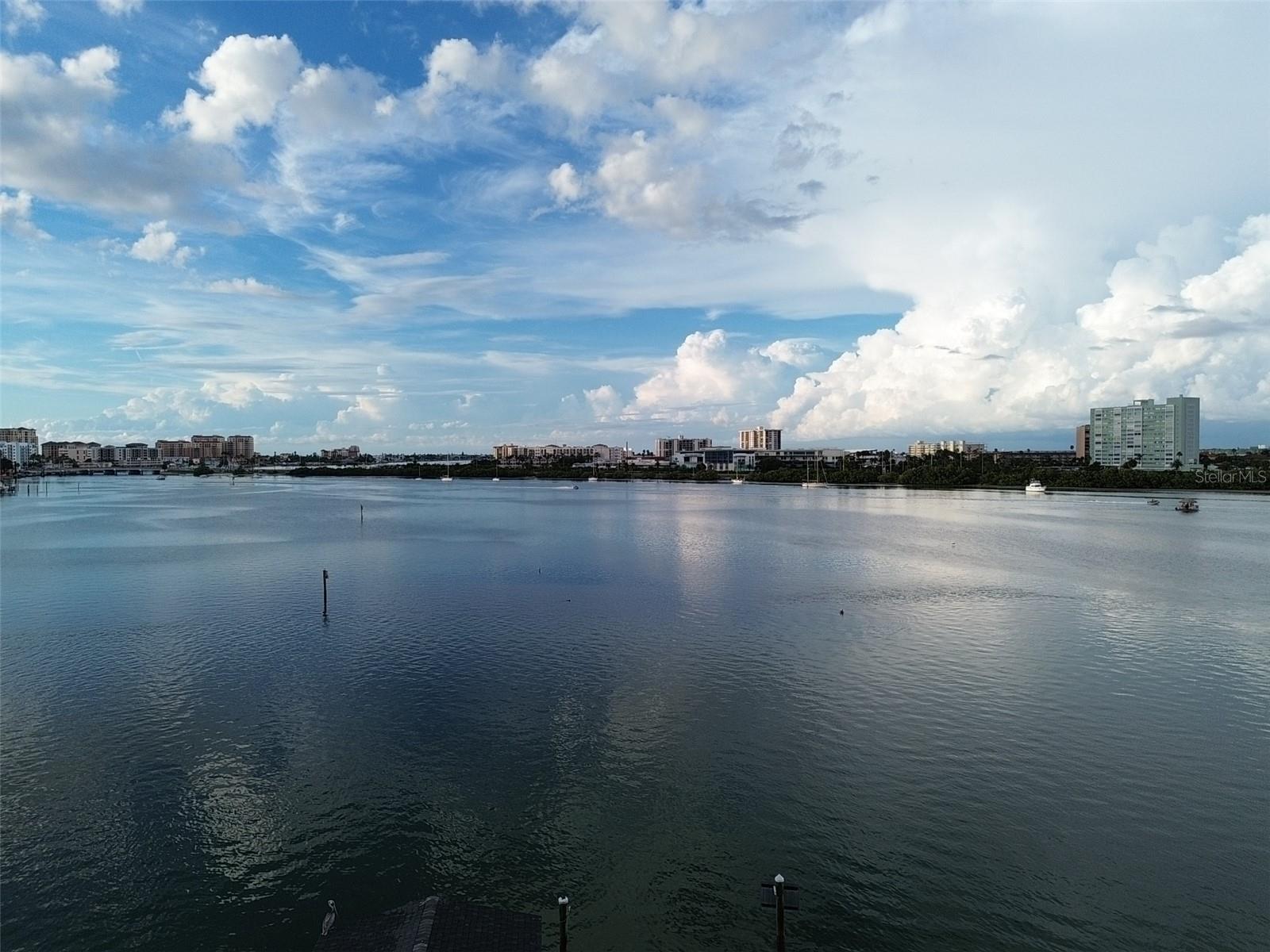 290 BAYSIDE DR