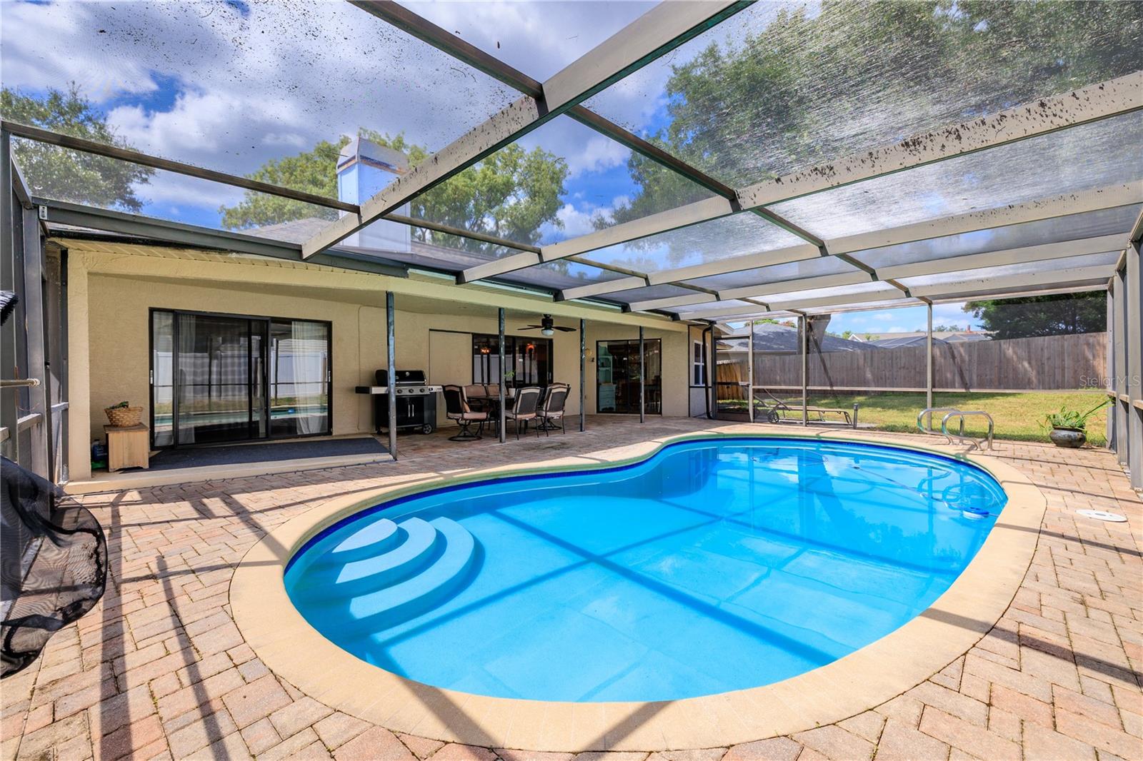 390 MERAVAN CT