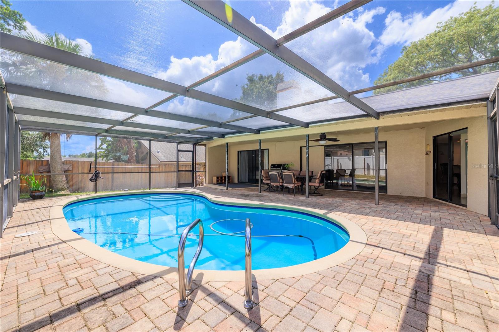 390 MERAVAN CT