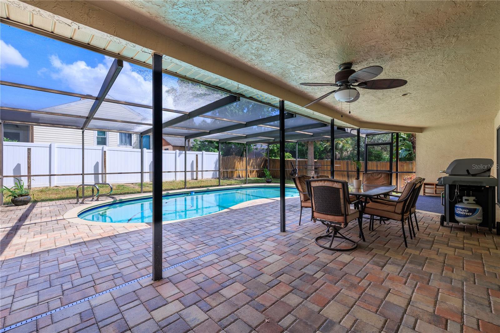 390 MERAVAN CT