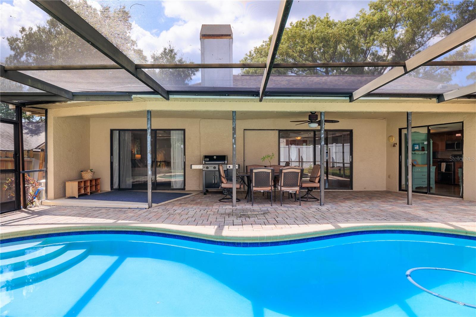 390 MERAVAN CT