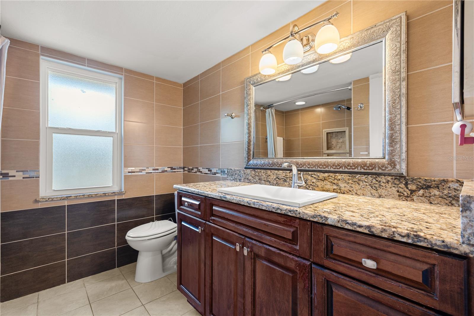 390 MERAVAN CT