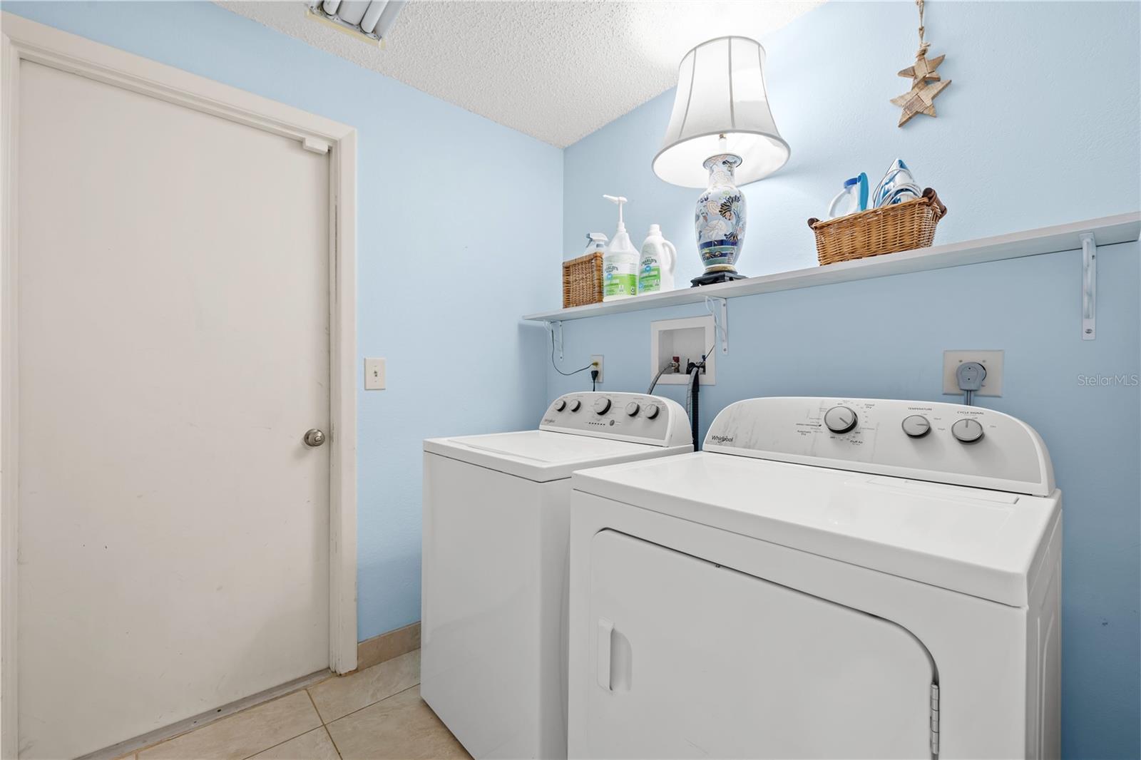 390 MERAVAN CT
