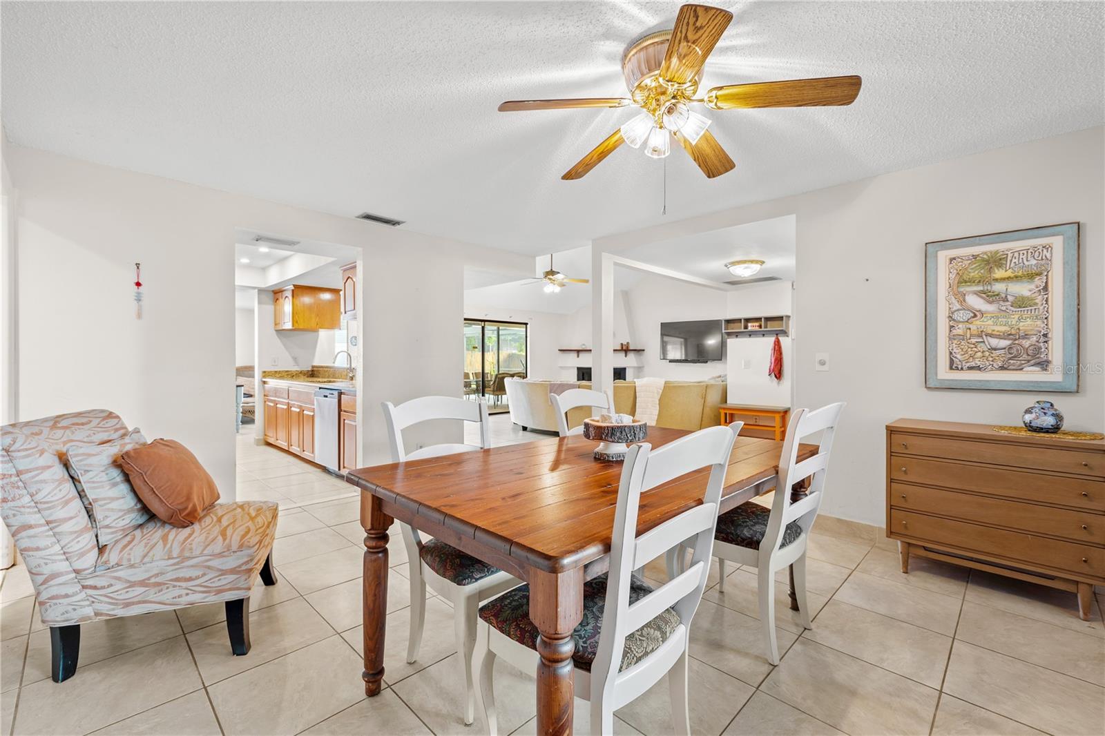 390 MERAVAN CT