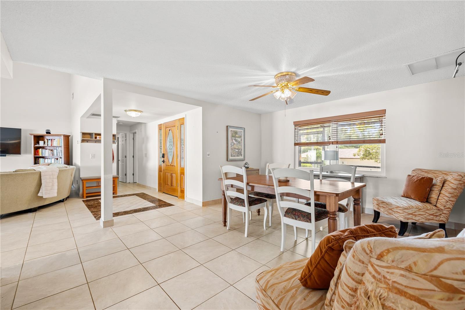 390 MERAVAN CT
