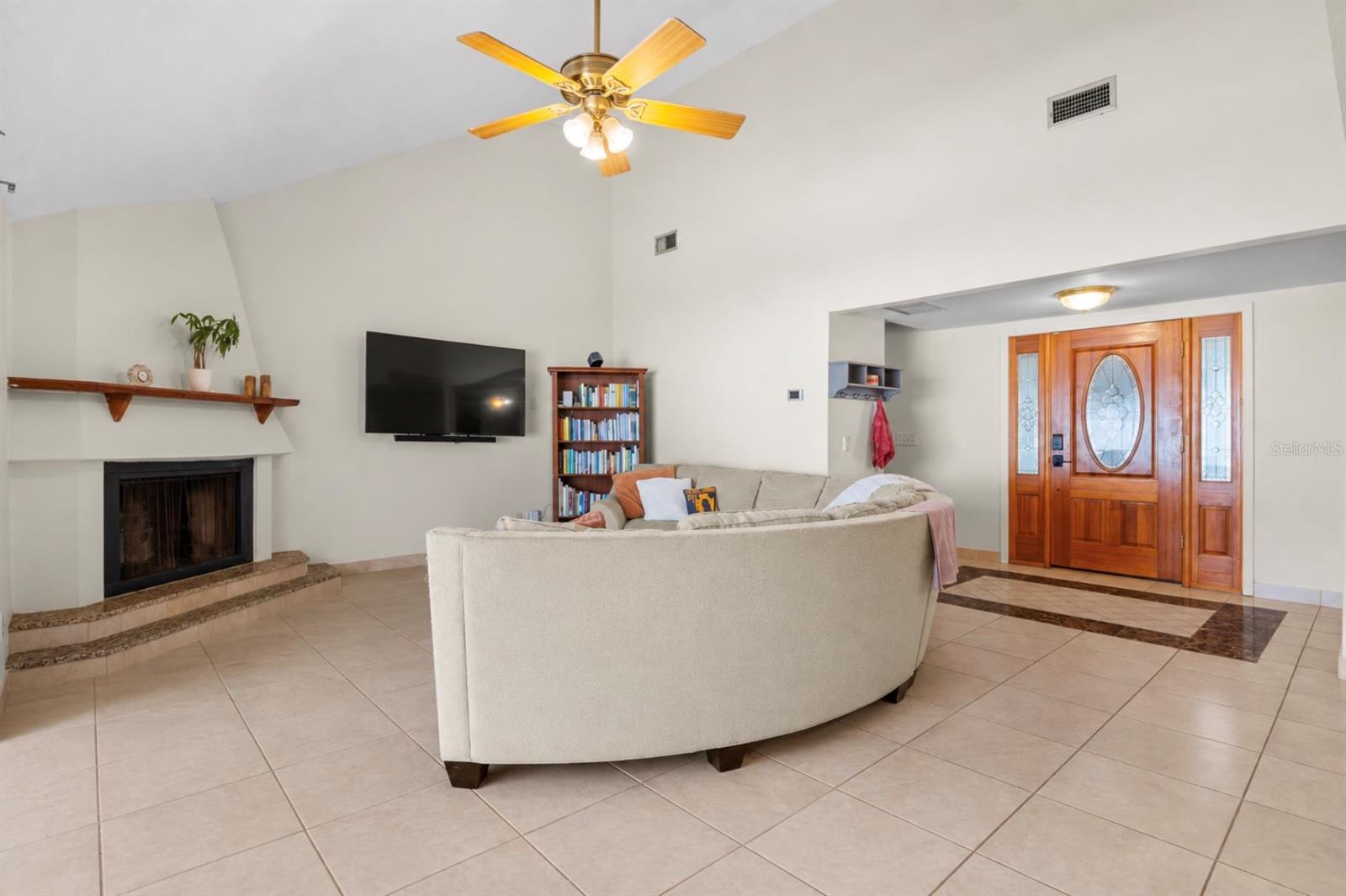 390 MERAVAN CT