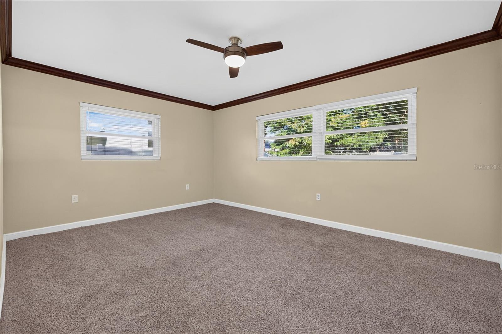 1115 WOODSIDE AVE