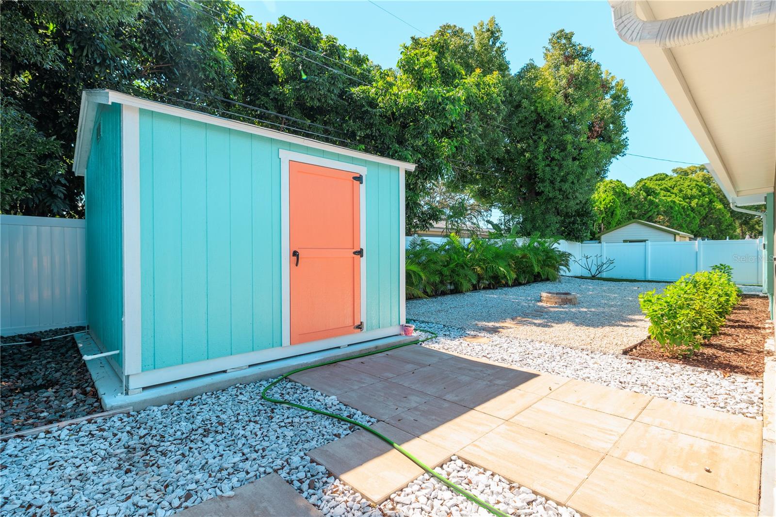 929 SANTA MONICA DR