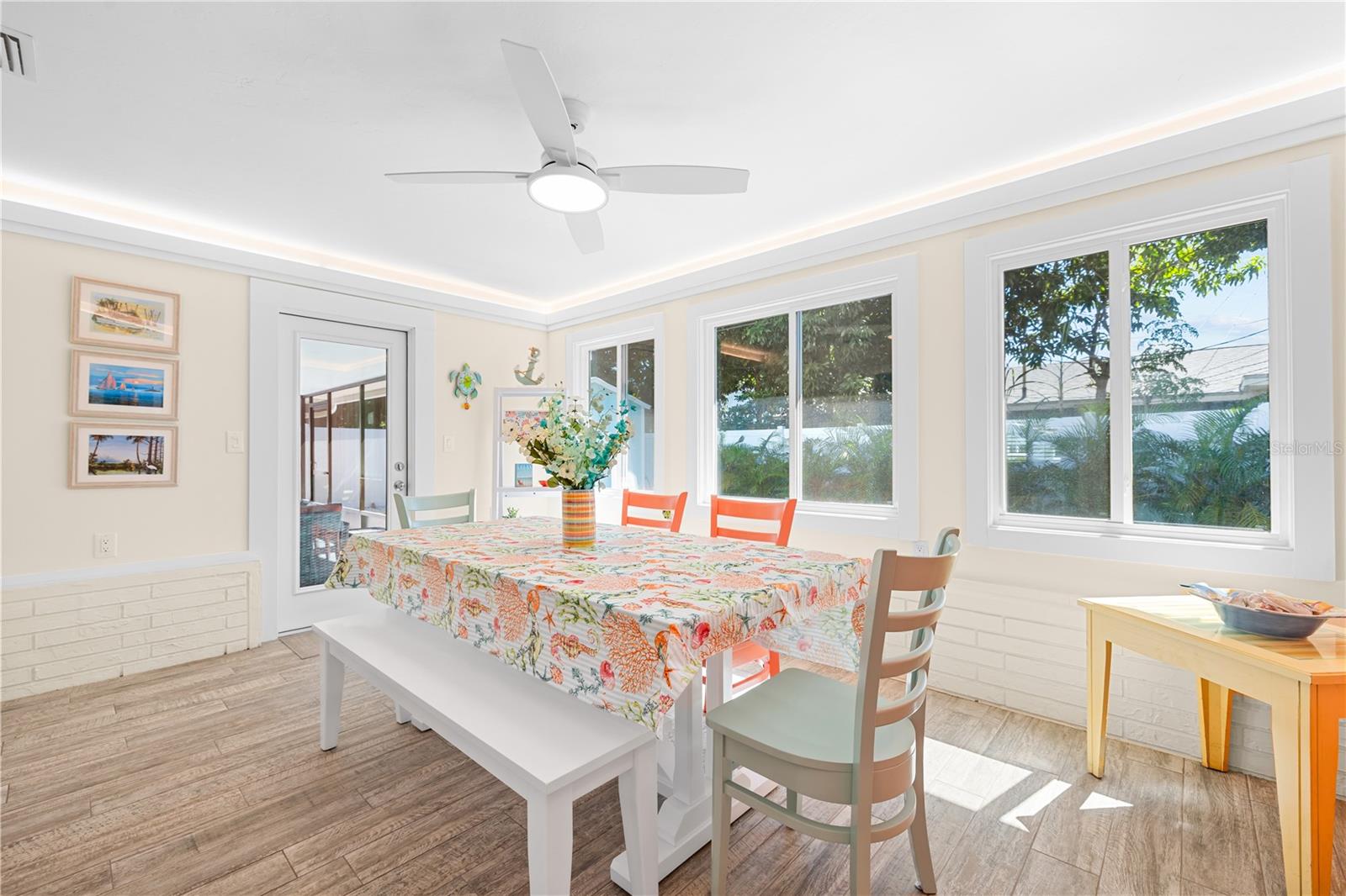 929 SANTA MONICA DR