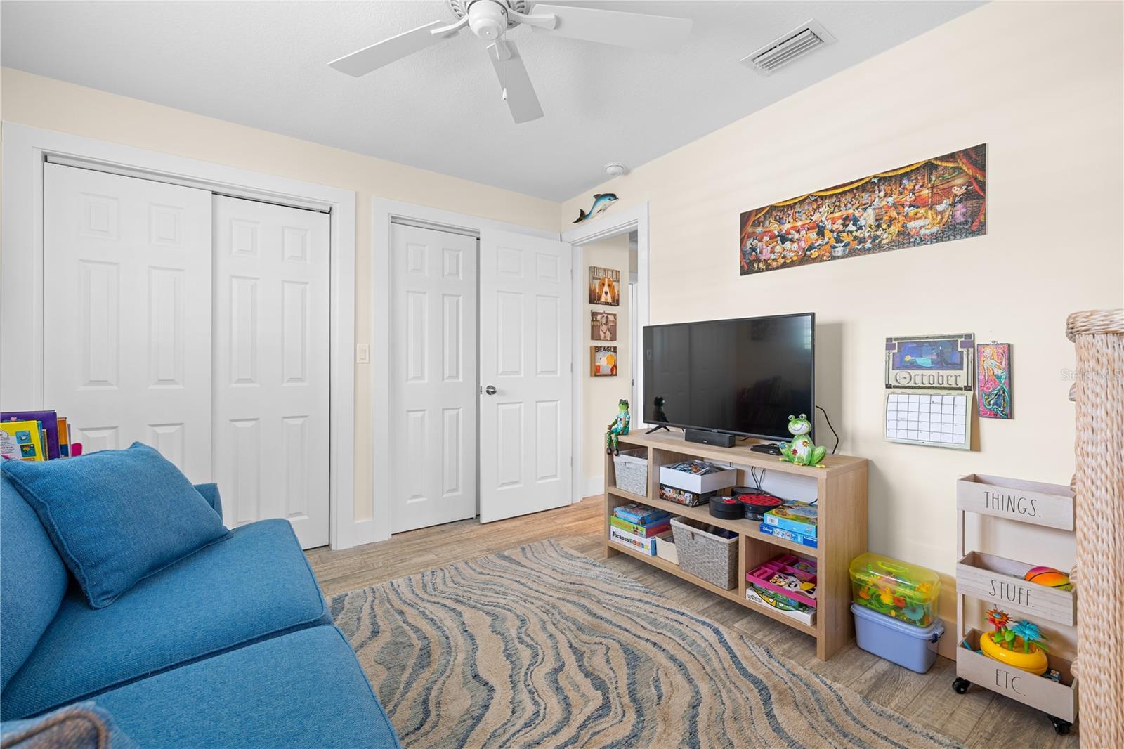 929 SANTA MONICA DR