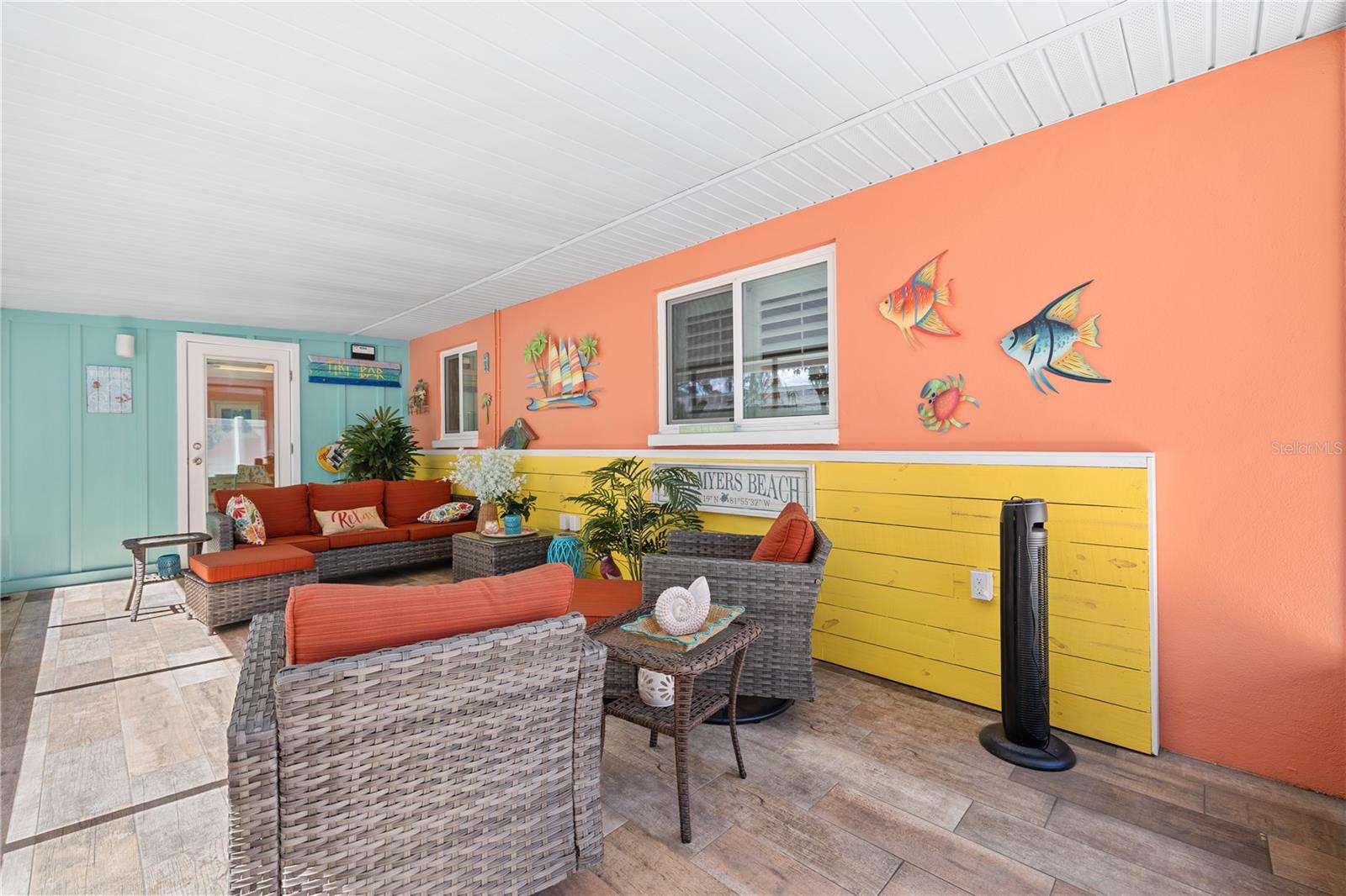 929 SANTA MONICA DR