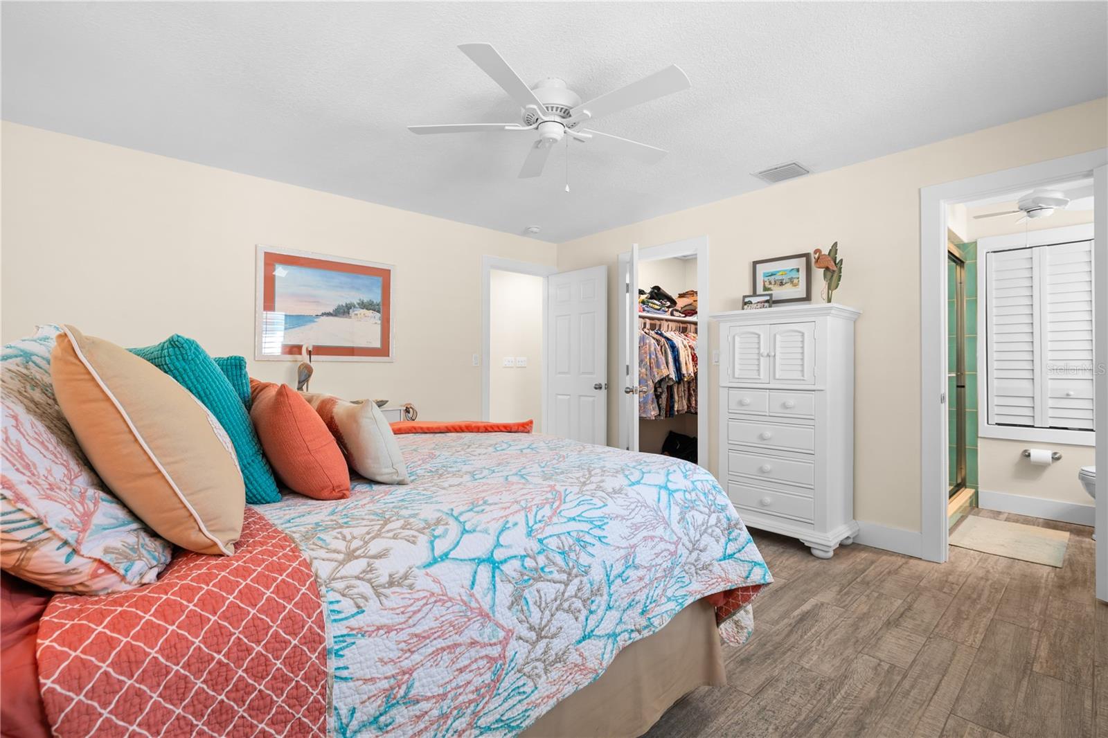 929 SANTA MONICA DR